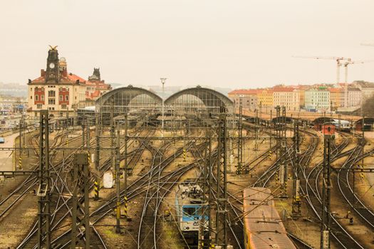 Poznejte České Železniční Stanice: Od Metropolí po Vesnice